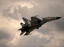 Jet tempur Su-30 Rusia beraksi di pameran kedirgantaraan internasional MAKS 2009 di luar Moskow pada tahun 2009 /AFP