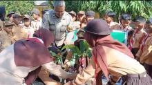 Green Policing di SDN 10 Tualang Timur, Polsek Tualang Ajak Siswa Cinta Lingkungan
