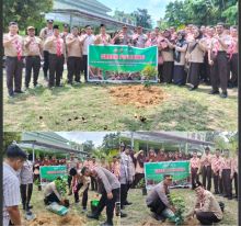 Kapolsek Tualang Pimpin Green Policing di MAN Insan Cendikia, Ajak Siswa Tanam Pohon Buah