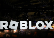 Sebuah foto menunjukkan logo Roblox selama pameran dagang video game Gamescom di Trade Fair Center di Cologne, Jerman Barat, pada hari pertama pameran pada 20 Agustus 2025 /AFP