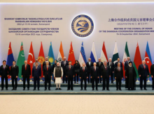 Foto keluarga selama pertemuan puncak para pemimpin Organisasi Kerja Sama Shanghai (SCO) di Samarkand, 2022 /AFP