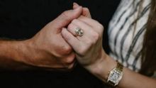 Cincin tunangan Taylor Swift