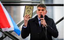 Orasi Tommy Robinso di London Penuh Hasut dan Provokatif Terhadap Imigran Muslim: Islam Adalah Musuh Sejati Kita. (Tangkapan Layar)