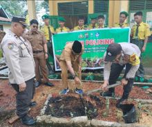 Polsek Tualang Gelar Green Policing di SMK Yamatu, Ajak Siswa Peduli Lingkungan