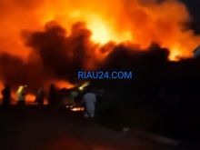 Breking News ! Kebakaran Hebat Hanguskan Sekitar 7 Rumah di Bukit Batu Laut Bengkalis