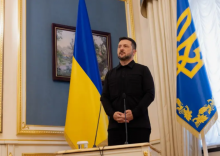 Presiden Ukraina Volodymyr Zelensky menyampaikan konferensi pers di Kyiv pada 27 September 2025, di tengah invasi Rusia ke Ukraina /AFP