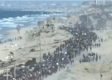 Warga Palestina yang mengungsi akibat serangan di Gaza kembali ke rumah setelah gencatan senjata berlaku pada hari Jumat/ tangkapan layar dari video di X