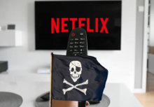 Pembajakan perlahan kembali marak seiring dengan berkurangnya keuntungan yang terkait dengan layanan streaming/ net