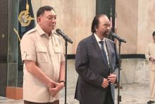 Ketum NasDem Surya Paloh dan Menteri Pertahanan (Menhan) Sjafrie Sjamsoeddin. Sumber: kompas.com