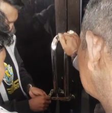 Kantor Dishub di Segel, Aksi Unras Terkait Penyeberangan Roro di Bengkalis Kembali Terjadi