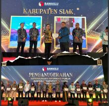 Bawaslu Siak Raih Penghargaan Terbaik I Nasional dalam Keterbukaan Informasi Publik 2025