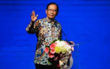 Mahfud Bela Luhut yang Diduga Terlibat Dugaan Korupsi Whoosh: Dia Hanya Ditugasi Jokowi. 