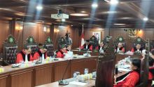 Mahkamah Kehormatan Dewan menggelar sidang terhadap 5 anggota DPR nonaktif. Sumber: tribunnews.com