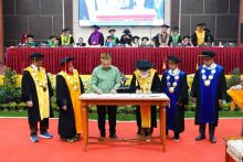 Gubernur Riau (Gubri), Abdul Wahid, menghadiri Sidang Senat Terbuka  pelaksanaan Wisuda UIN Sultan Syarif Kasim (Suska) Riau Periode VIII Tahun 2025, Selasa (14/10/2025).