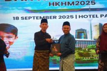 peringatan Hari Kebangsaan dan Hari Malaysia (HKHM) di Pekanbaru yang dihadiri Gubri Abdul Wahid