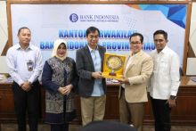 Komisi III DPRD Riau Kunjungi OJK 