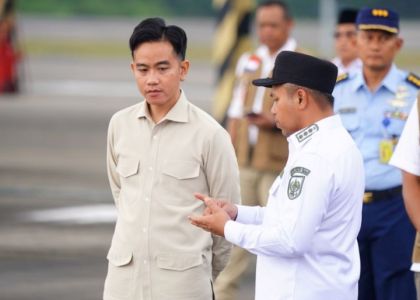 Wakil Presiden (Wapres) Republik Indonesia, Gibran Rakabuming Raka tiba di Kota Pekanbaru dan melakukan kunjungan kerja ke beberapa titik, pada Senin (28/7/2025) pagi.