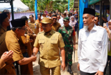 Gubri Wahid saat meresmikan RLH di Kota Dumai