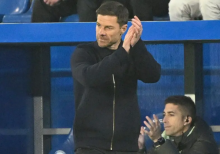 Pelatih Real Madrid, Alonso, mempertahankan pekerjaannya setelah kemenangan menegangkan di Alaves/ AFP