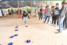 Satukan Riau, Pemda Bengkalis Buka Turnamen Seni Gasing Piring di Desa Bantan Sari