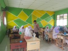 Makan Bergizi Gratis Disalurkan di Bungaraya, Polri Dukung Generasi Sehat