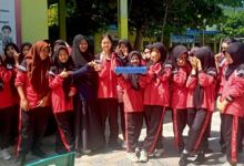 Siswa SMPN 1 Bantan Olah Bunga Telang dan Rempah Jadi Produk Bernilai Jual