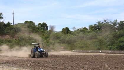 _Sebuah alat berat melakukan aktivitas di salah satu fasilitas pemulihan TTM di WK Rokan. (Istimewa)